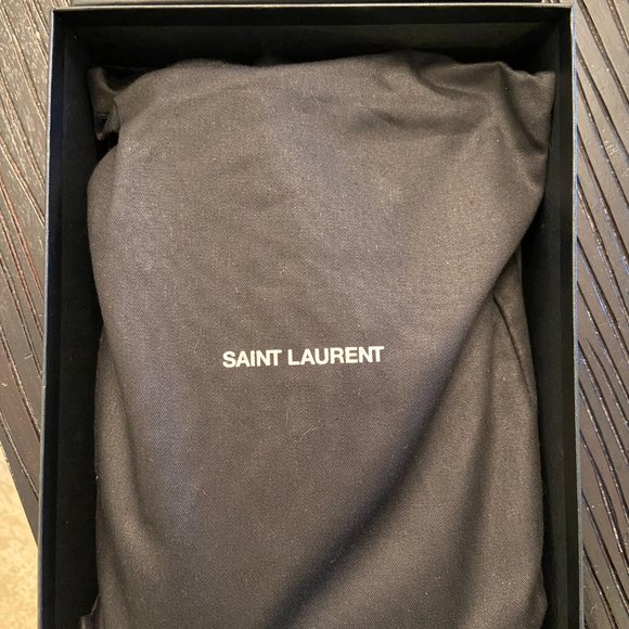 CLASSIC CASSANDRE CHAIN WALLET IN GRAIN DE POUDRE LEATHER - Picture 9 of 13